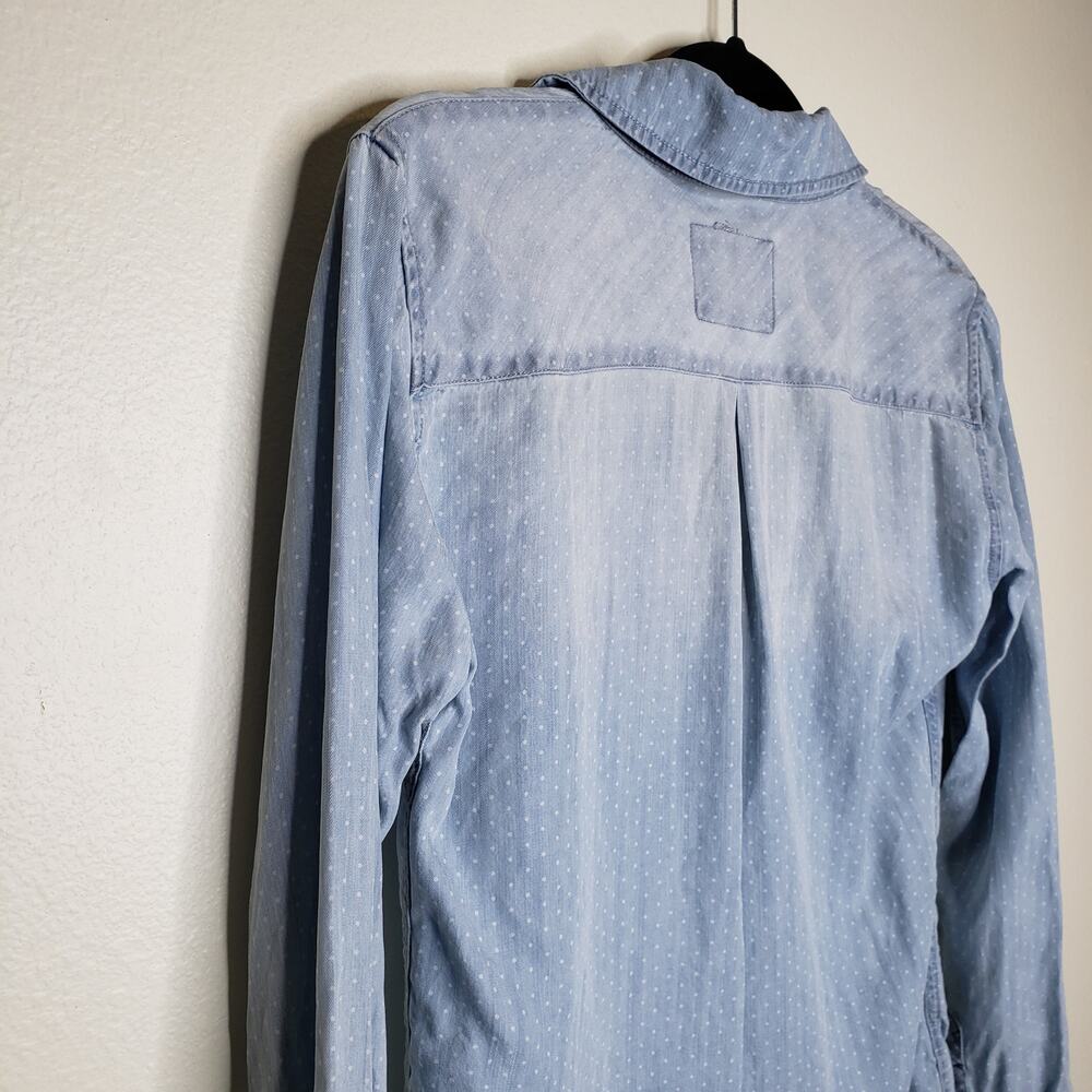 Rails| Carter Light Vintage Polka Dot Chambray - Picture 4 of 13